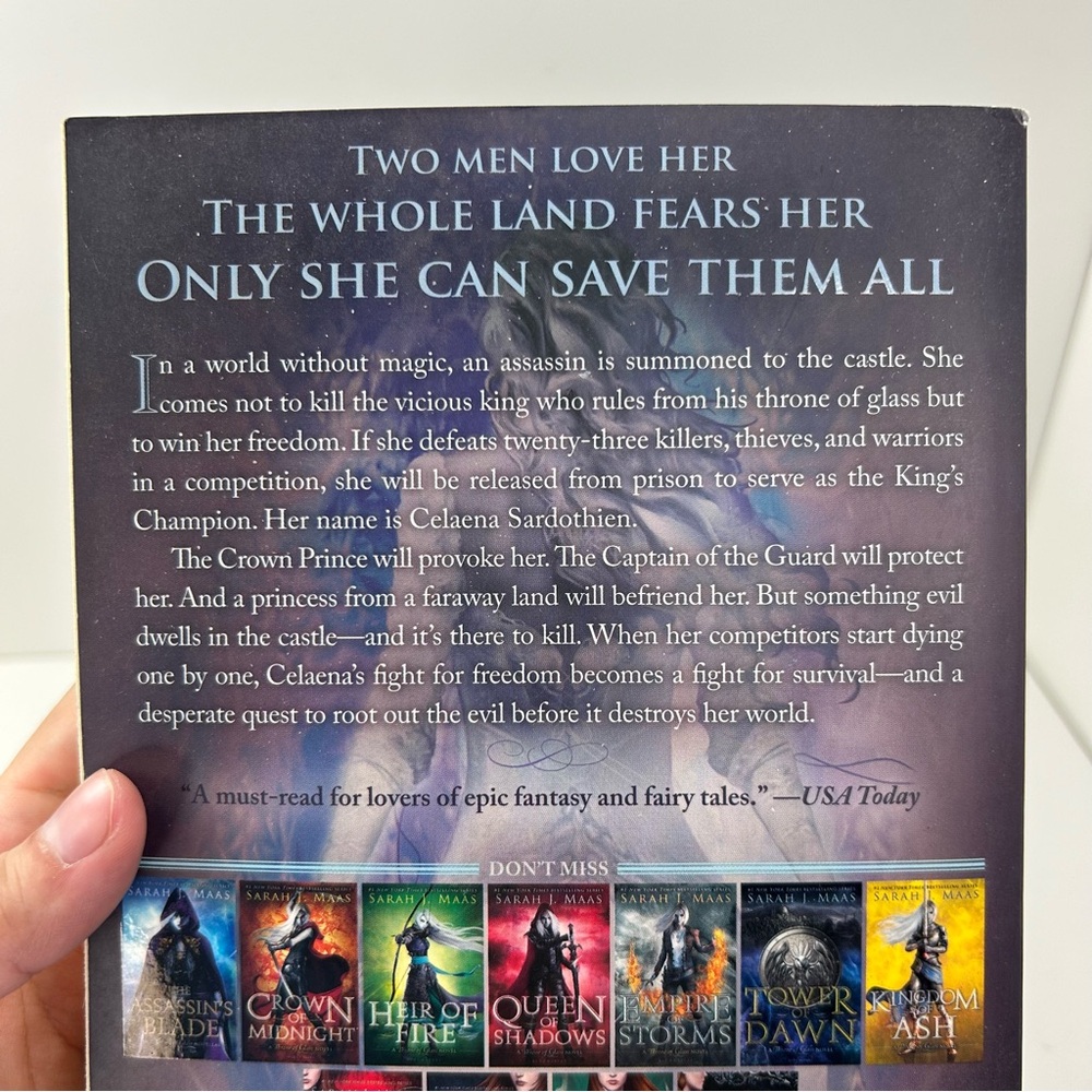 Throne of Glass by Sarah J. Maas - Picture 7 of 14
